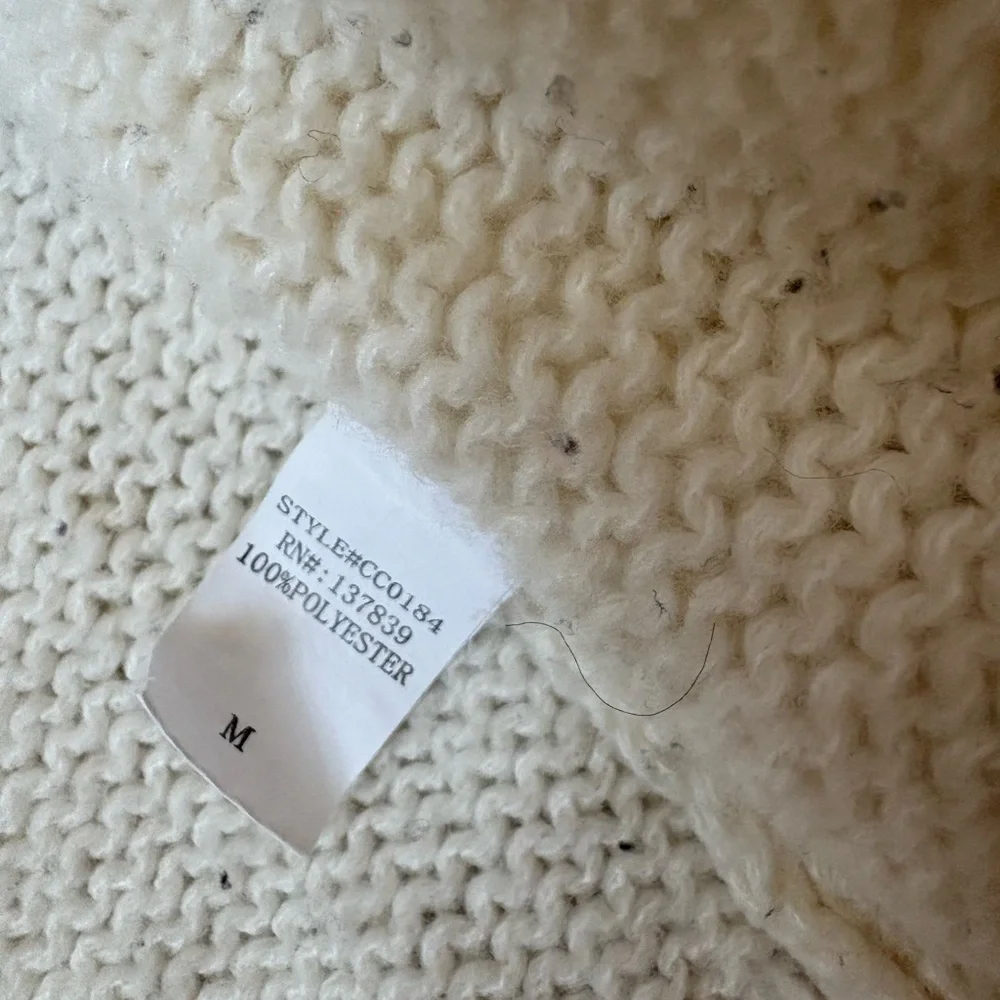 Luna Ivy 3D crocheted flowers cream button cardigan, granniecore, coquette, sz M - Picture 6 of 6